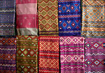 طراحی انواع لباس و پارچه