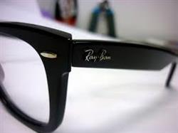 توزیع عینک طبی ریبن ویفری