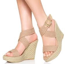 فروشگاه عرضه عمده انواع کفش صندل زنانه