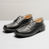 عرضه انواع کفش اداری