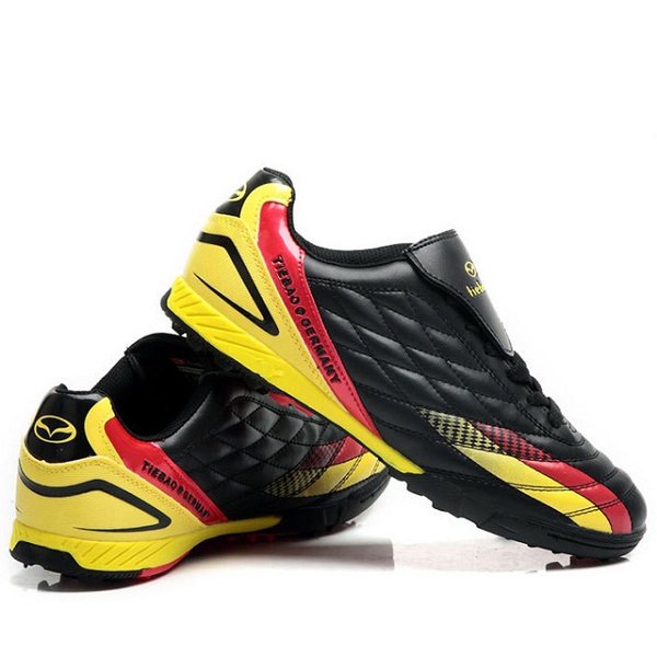 کفش ورزشی سالنی