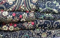 واردات انواع پارچه کردی زنانه مشکی