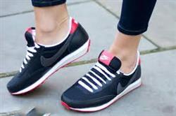 خریدار کفش اسپرت جدید زنانه