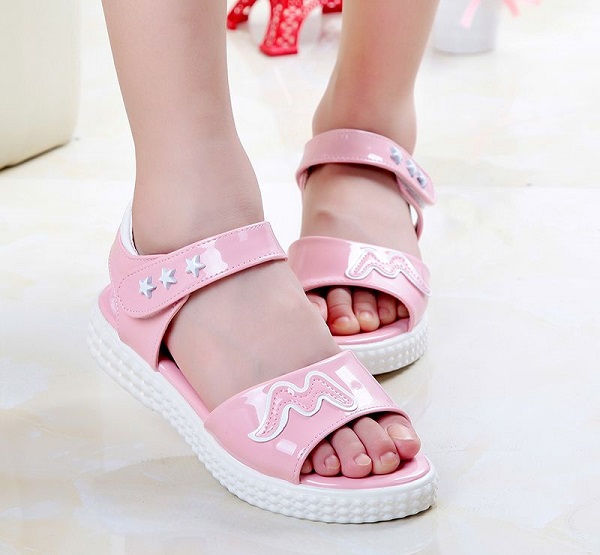 کفش صندل بچگانه