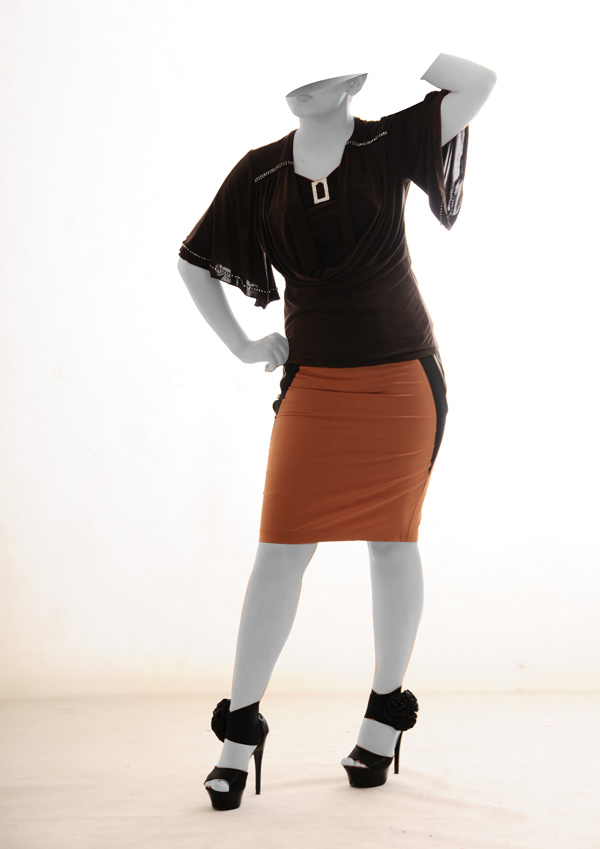 لباس یقه شل