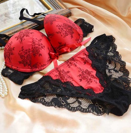 لباس زیر زنانه