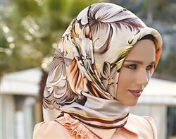 عرضه جدیدترین روسری های طرح دار