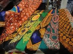 سفارش جدیدترین روسری ابریشم کلاقه ای