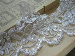 انواع لوازم خیاطی عروس در اصفهان