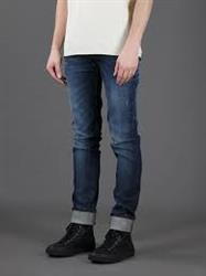 تهیه انواع شلوار لی با کیفیت مناسب