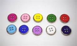 تولید دکمه های رنگی لباس نوزاد