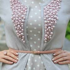 مروارید دوزی روی مانتو مجلسی زنانه