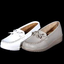 قیمت عرضه عمده انواع کفش طبی نادر