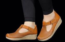 قیمت عمده کفش طبی مارک ایرانی