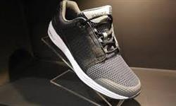 عرضه کفش ورزشی خارجی