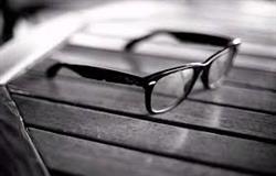 خرید انواع عینک طبی مطالعه