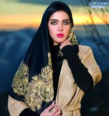 عرضه انواع شال های ساتن طلایی