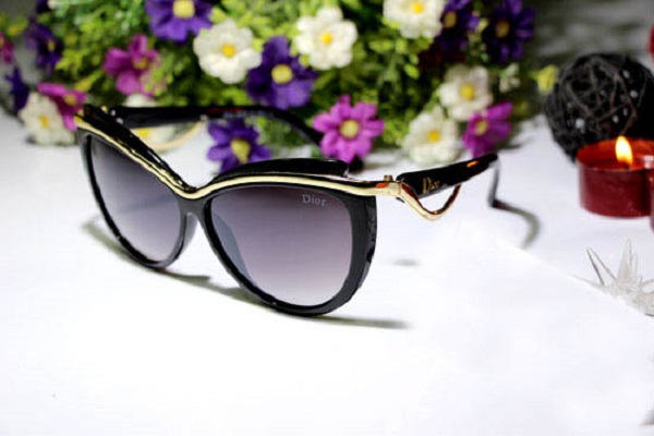 عینک چشم گربه ای