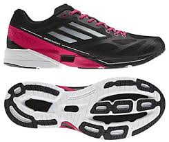 خرید اینترنتی انواع کفش ورزشی فوتبال