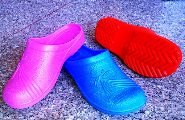 دمپایی جلو بسته