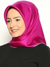 عرضه انواع روسری صورتی