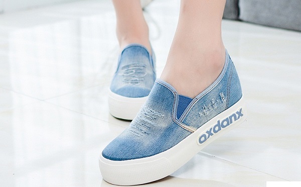 کفش اسپرت لی